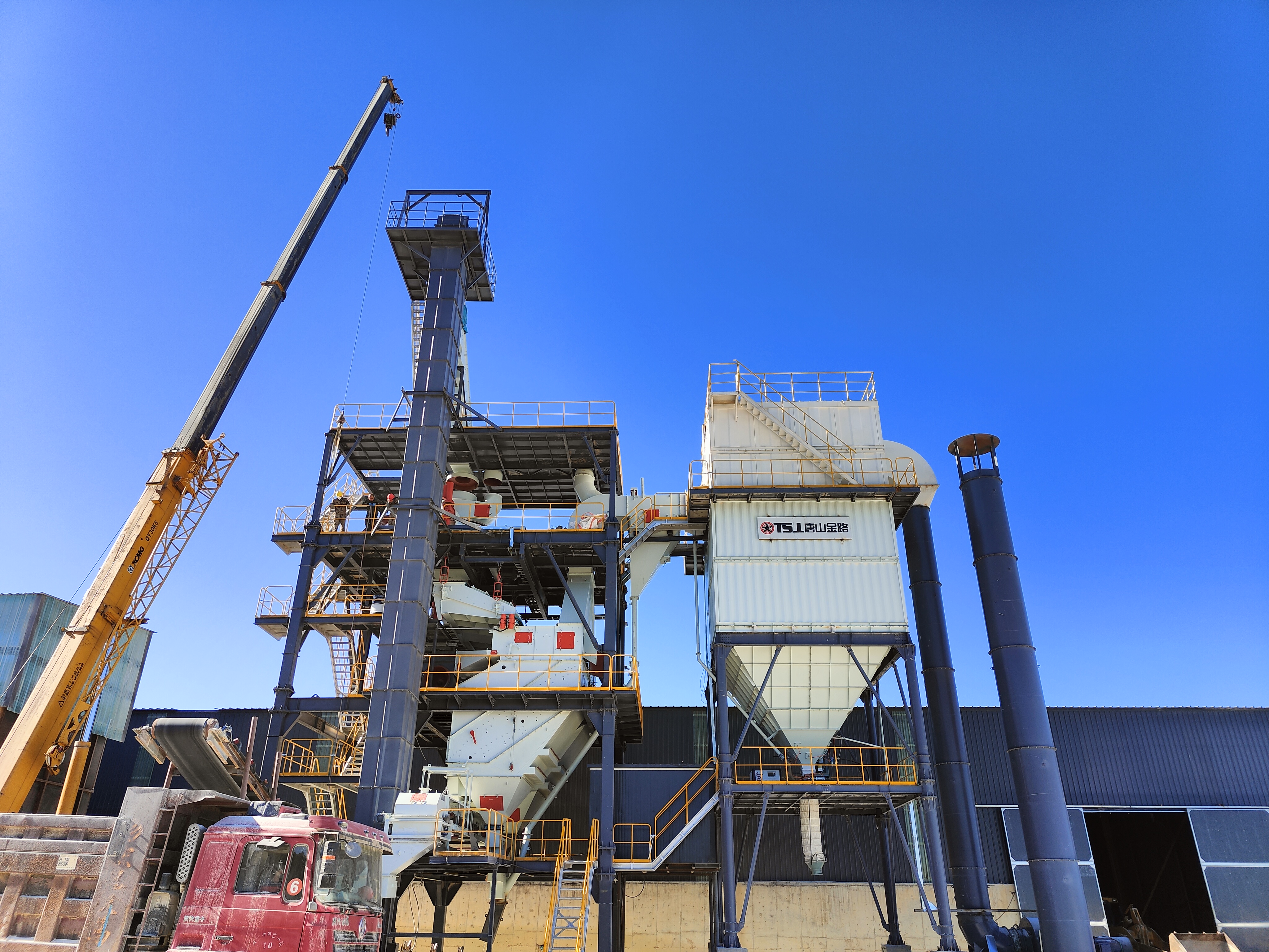 干法制砂樓：機(jī)制砂配比可調(diào)、含粉率可控，實(shí)現(xiàn)全年穩(wěn)定生產(chǎn)的核心利器